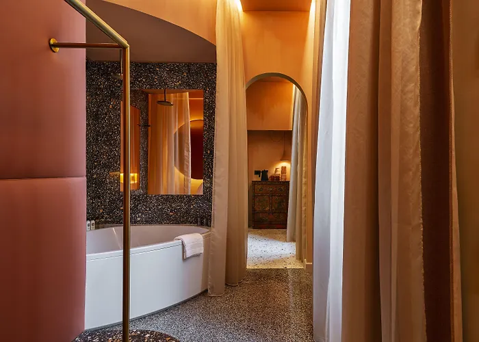 Enterprise Design & Boutique Hotel